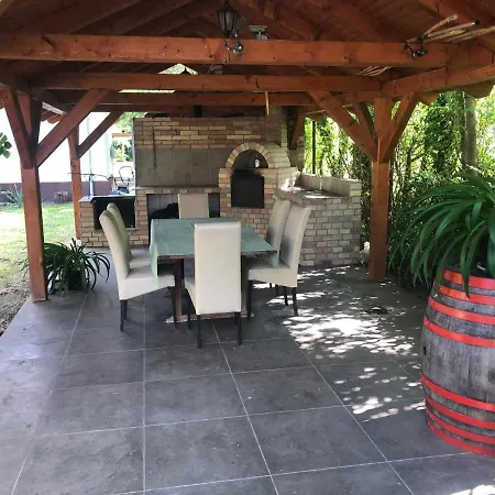 Five Season's Lakehouse Holiday home
